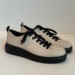 Ecco Nouvelle beige lace up sneaker comfort shoe dress up sneaker soft flexibile